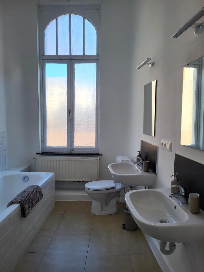 Brussels Bed & Blockchain Private Rooms With Shared Bathroom Etterbeek Exteriör bild